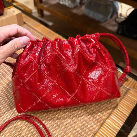 Best Price‼️Tory Burch Willa E/W Drawstring Bag 175743 Berry $500 - Picture 6 of 11